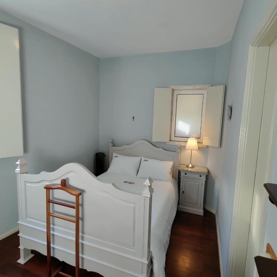 Bed and Breakfast Vila Nazare Каштру-Дайри Экстерьер фото